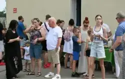 Rodzinna atmosfera na pikniku w SP Wymysłów