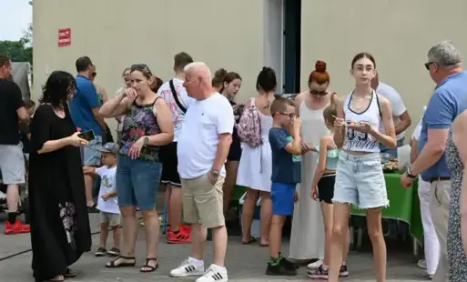 Rodzinna atmosfera na pikniku w SP Wymysłów